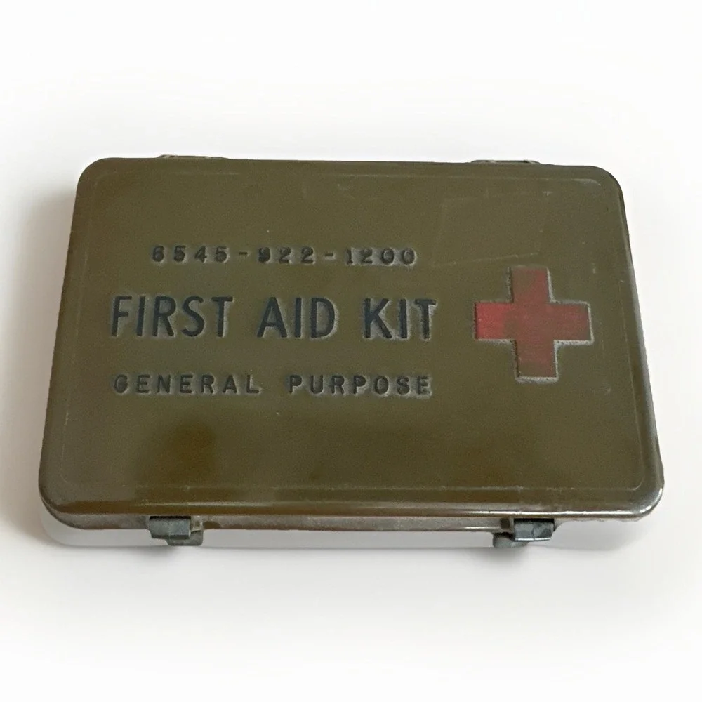 U.S Military First Aid Kit Box  6545-922-1200 Army Green‎ Movie Prop